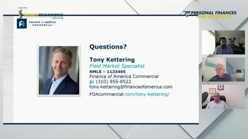 Smartfón s finančnou aplikáciou a symbolom rýchleho schválenia