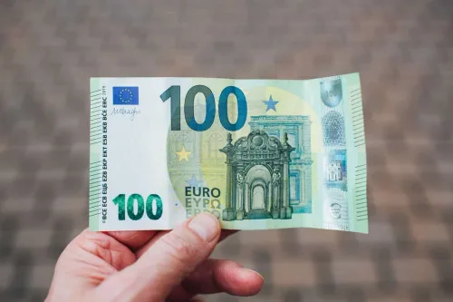 100 eurová bankovka - Pôžička do 100 eur